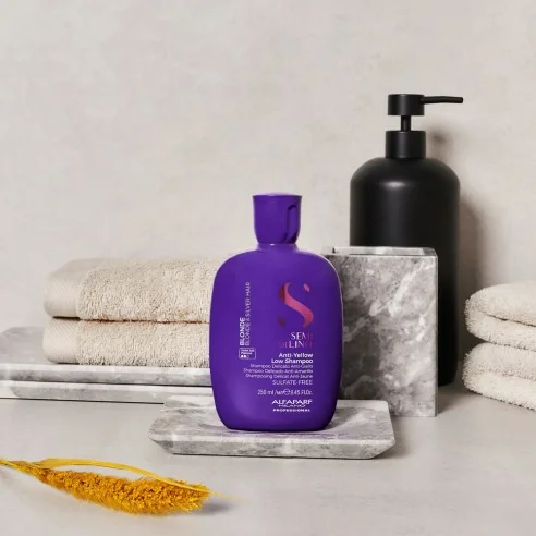 Alfaparf - Semi di Lino Blonde Anti-Yellow Low Champú 250 ml | Coserty.com